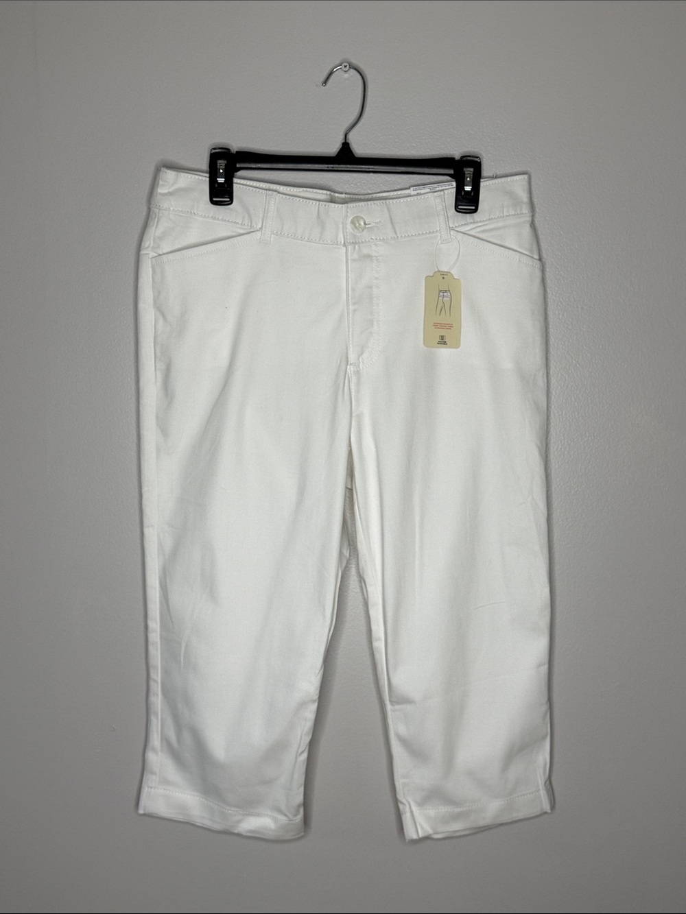 St. John's Bay White Capri Pants Size 12